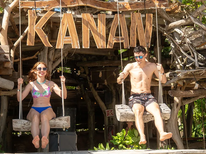 Beach swings and easy daytime energy at a Tu Brunch event